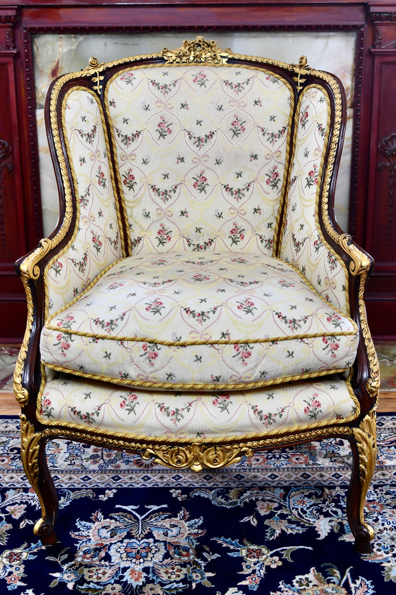 An Antique French Louis XV Style Walnut Bergere Arm Chair New Kravet Linen  Upholstery — The Parson's Nose Antiques