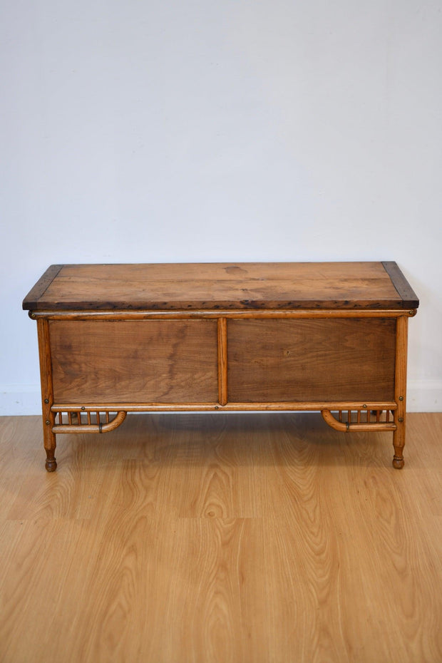 Aesthetic Blanket Chest