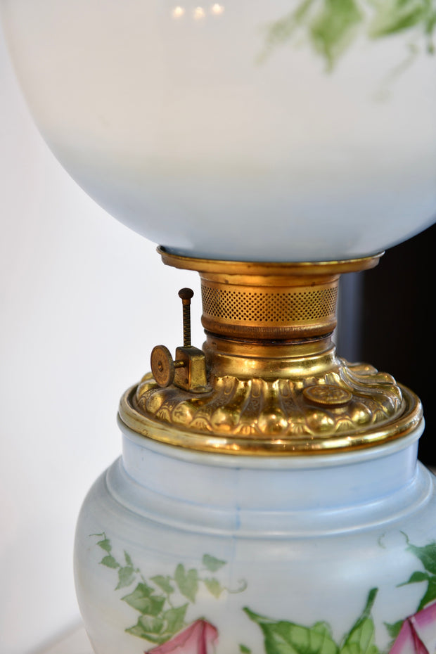 Antique Electrified Gone With the Wind Lamp